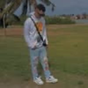 Meet your Posher, Ernesto